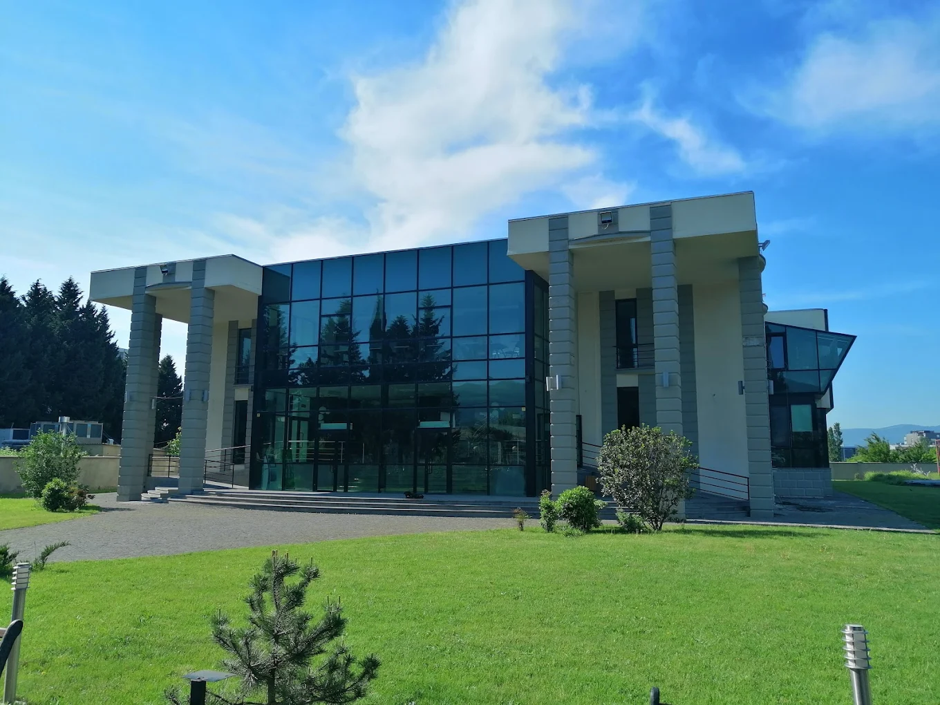 Campus - Grigol Robakidze University (GRUNI)
